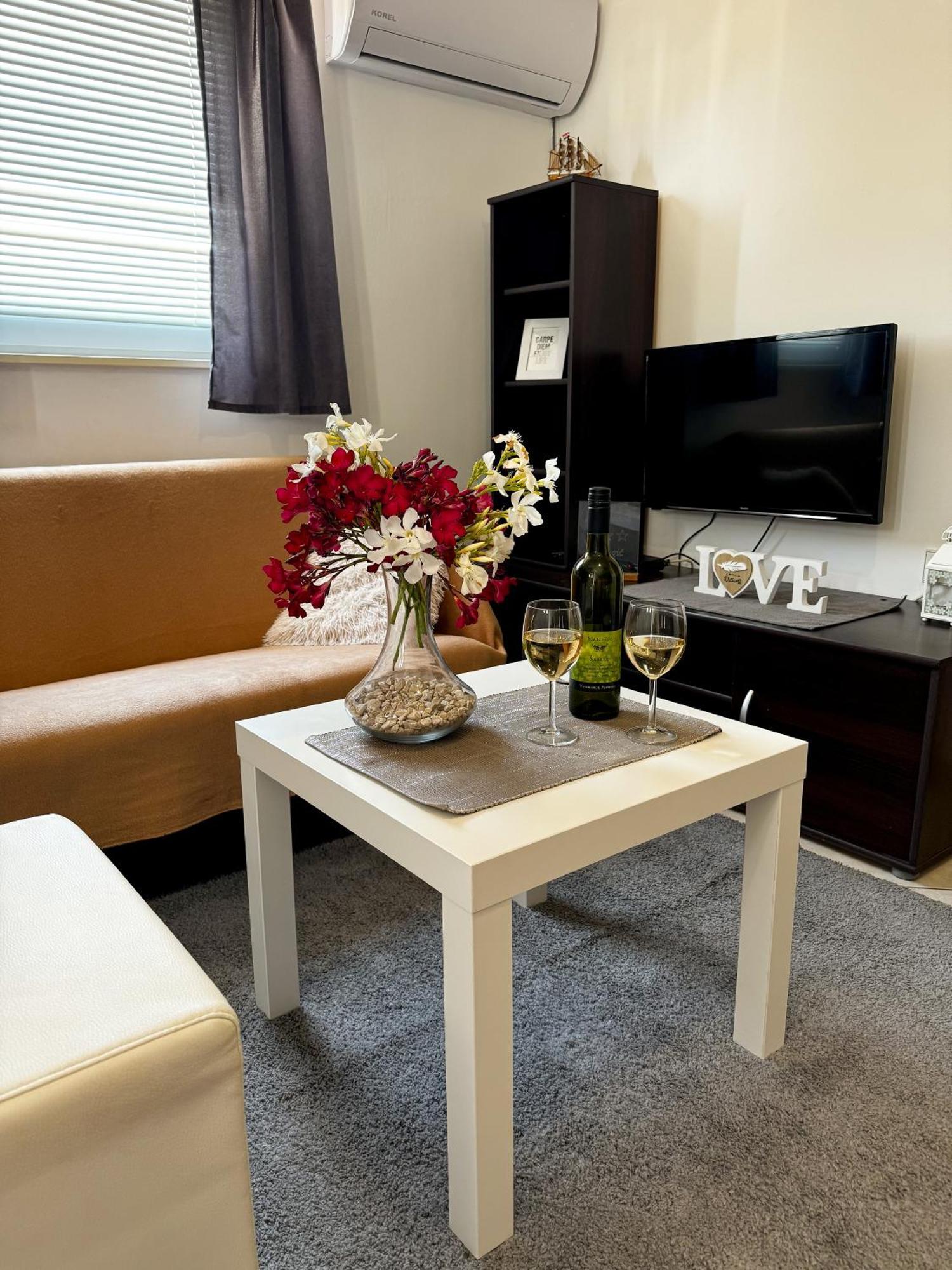 Apartmani Cvangic Vir Buitenkant foto