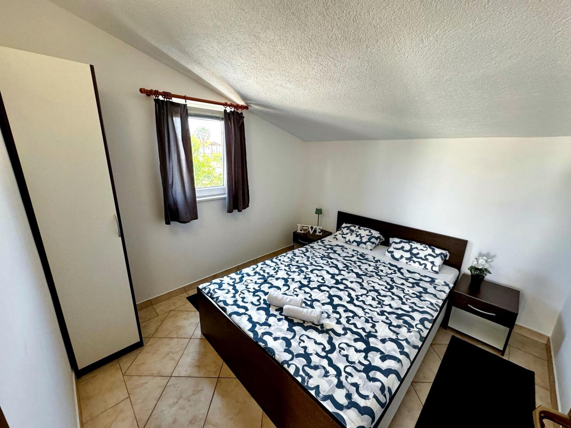 Apartmani Cvangic Vir Buitenkant foto
