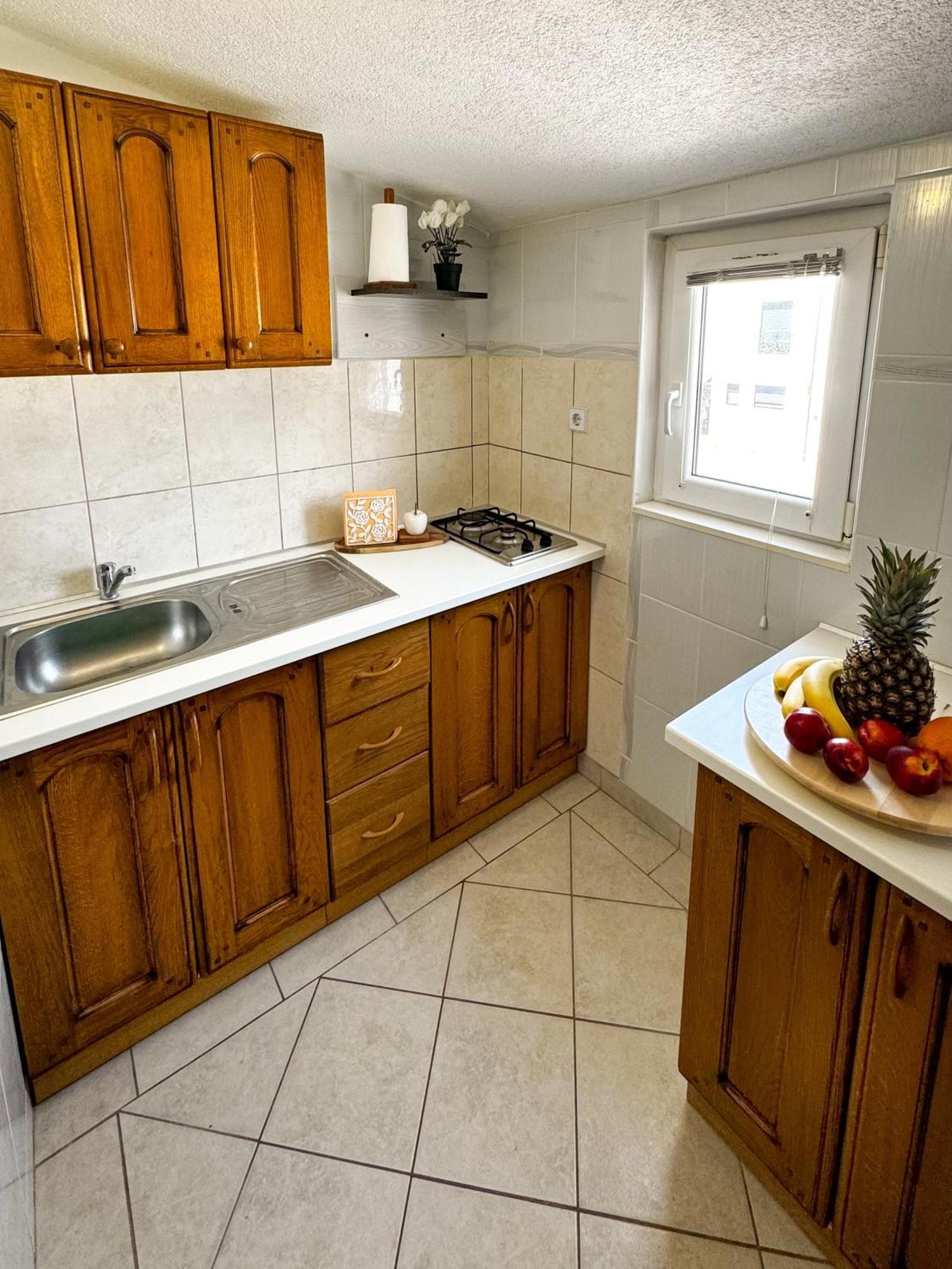 Apartmani Cvangic Vir Buitenkant foto