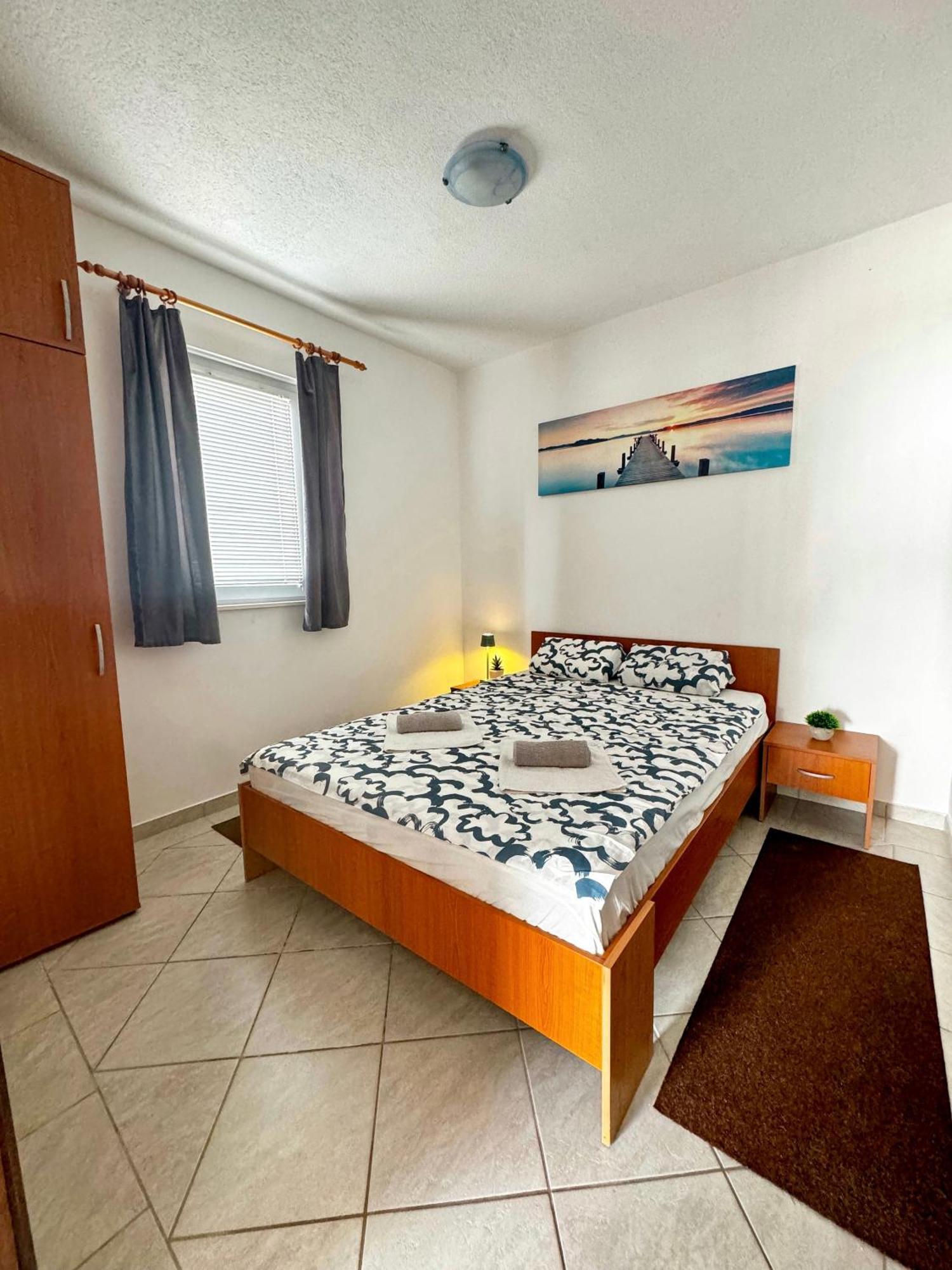 Apartmani Cvangic Vir Buitenkant foto