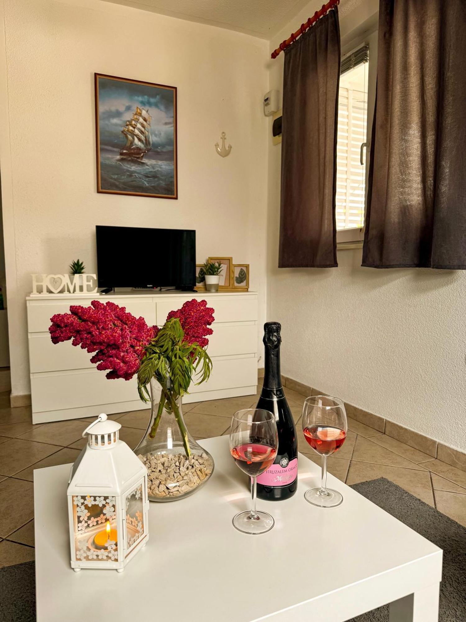 Apartmani Cvangic Vir Buitenkant foto