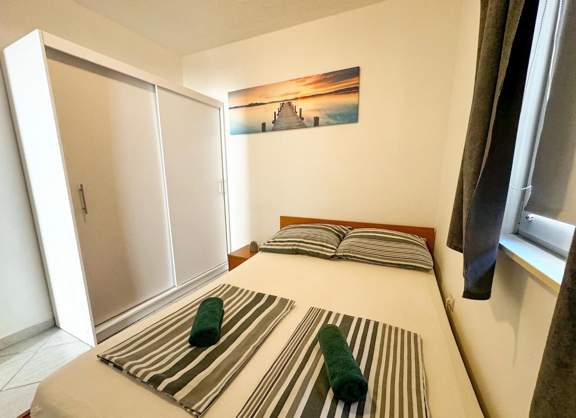 Apartmani Cvangic Vir Buitenkant foto