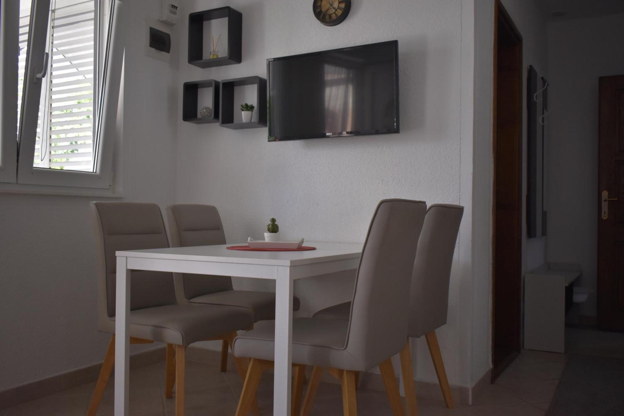 Apartmani Cvangic Vir Buitenkant foto