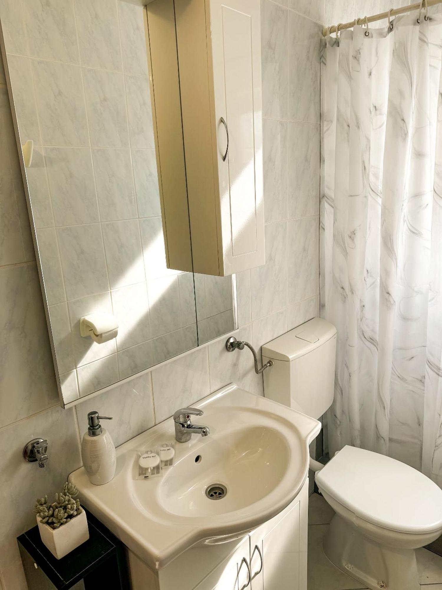 Apartmani Cvangic Vir Buitenkant foto